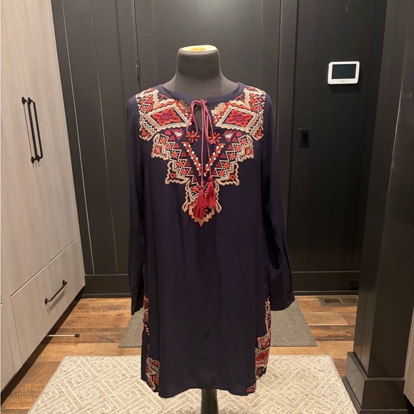 THML Dresses & Skirts - THML Embroidered Boho Tunic Dress Medium Navy Tassel Shift